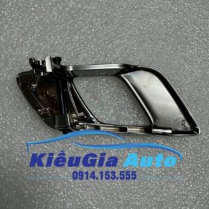 Tay mở cửa trong Ford Ranger Wildtrak 2014-2021