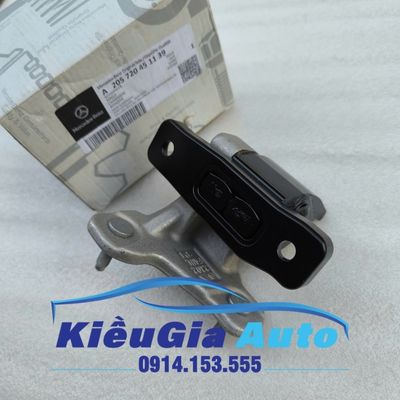 Bản lề cánh cửa Mercedes C400 2008-2018