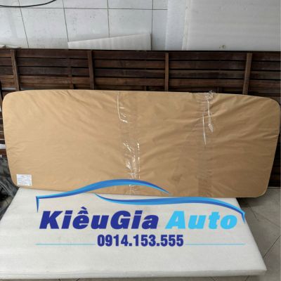 Kính chắn gió sau Toyota Hiace 2007-2014