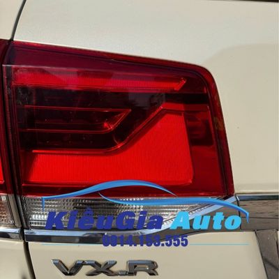 Đèn hậu cốp Toyota Land Cruiser 2016-2021